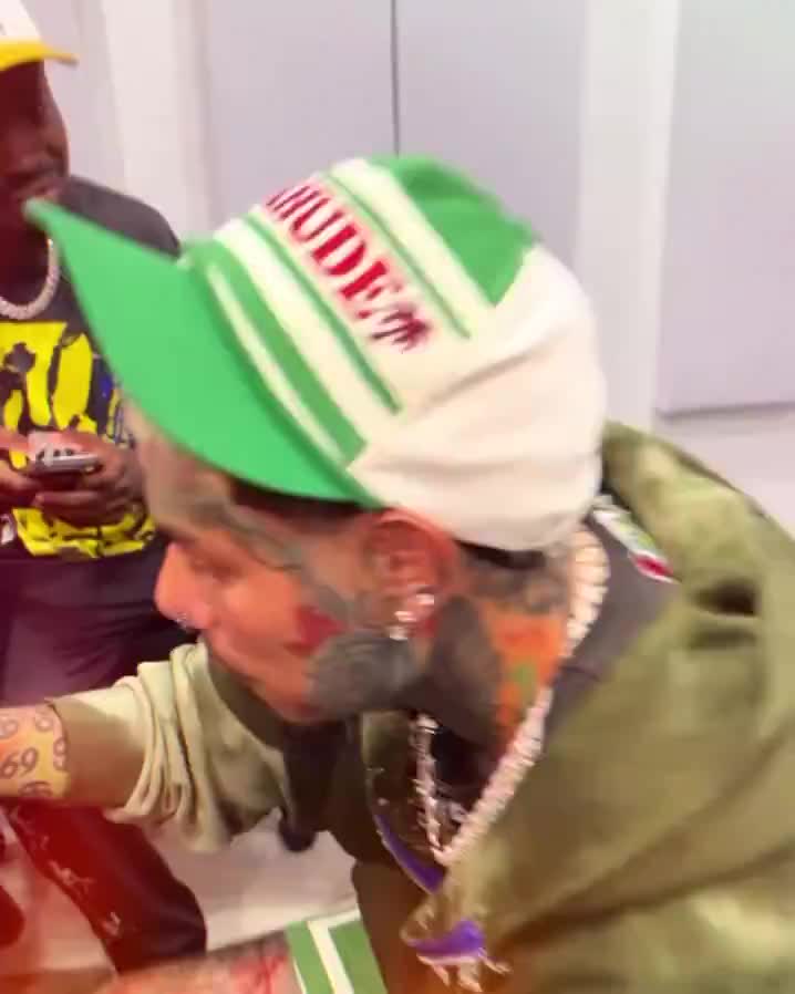 6ix9ine Returns To Instagram And Previews New Musi.jpg